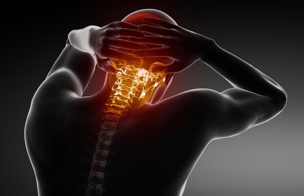 Какви са симптомите при хернията на вратните прешлени?